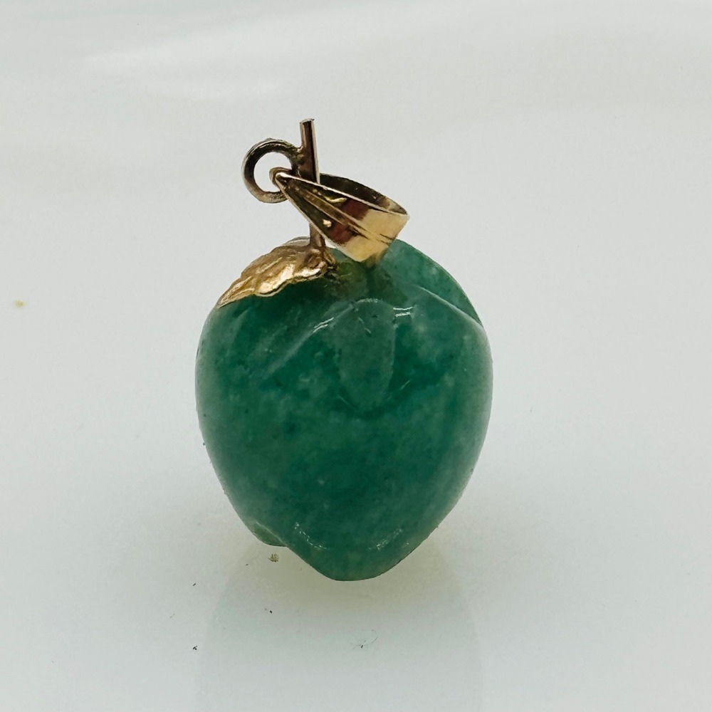 Vintage Green Aventurine Jade Apple Pendant Gold Leaf Stem Charm Necklace 1"